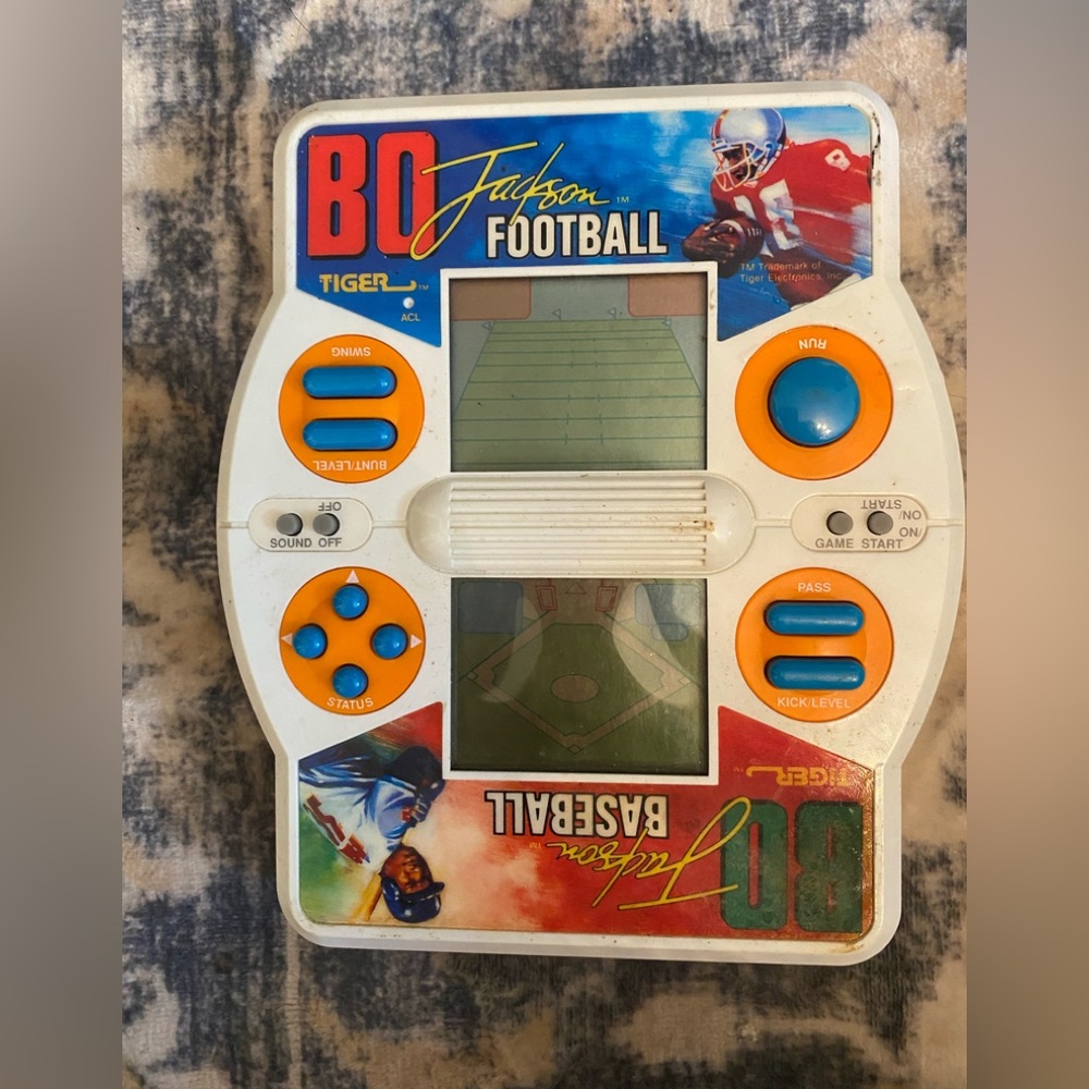 Vintage 1990 Bo Jackson Handheld Tiger Electronics LCD Football/Baseball Game